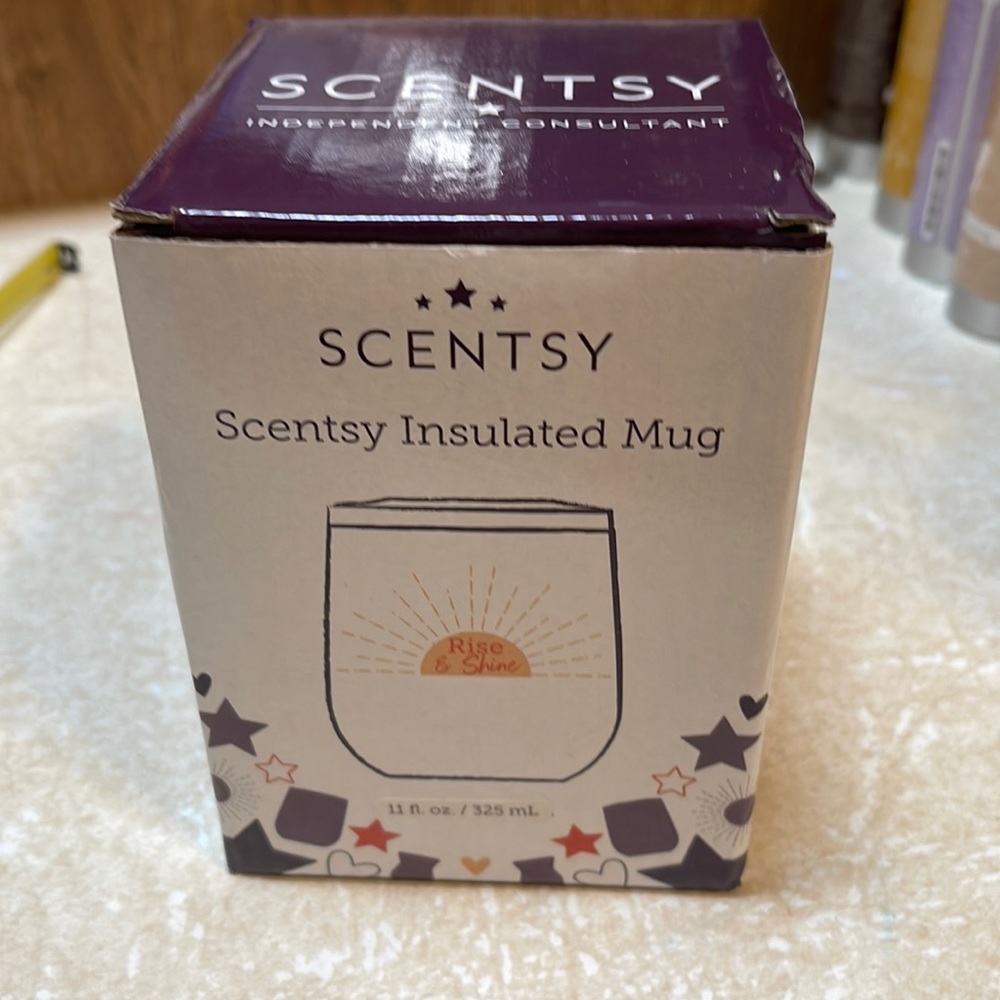 Scentsy Insulated Mug. Holds 11 oz.  New in box